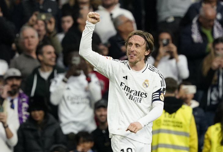 Tin tức thể thao sáng 24-2: 'Siêu phẩm' của Modric giúp Real Madrid bám đuổi Barca - Ảnh 1.